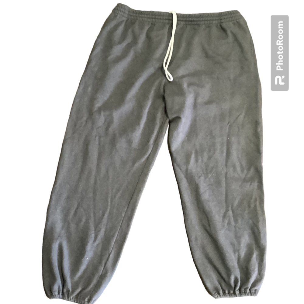 Men’s Fruit of the Loom Sweatpants. 
Item #114